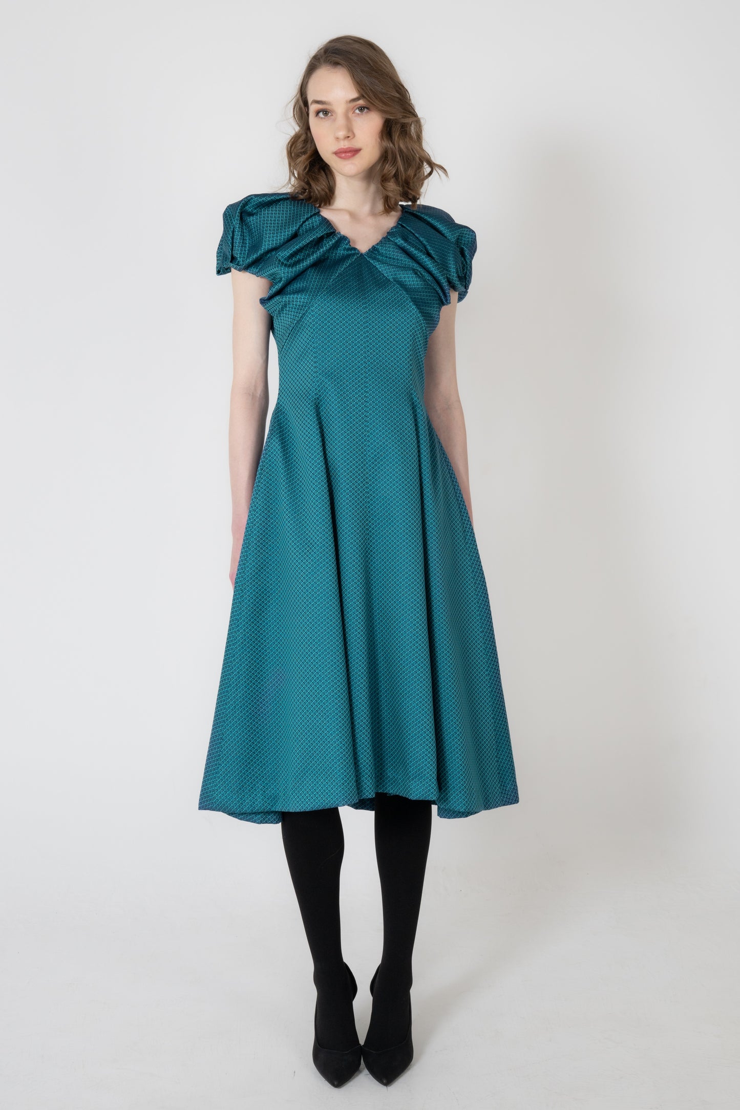 米沢ジャガードブイネックフレアーワンピース