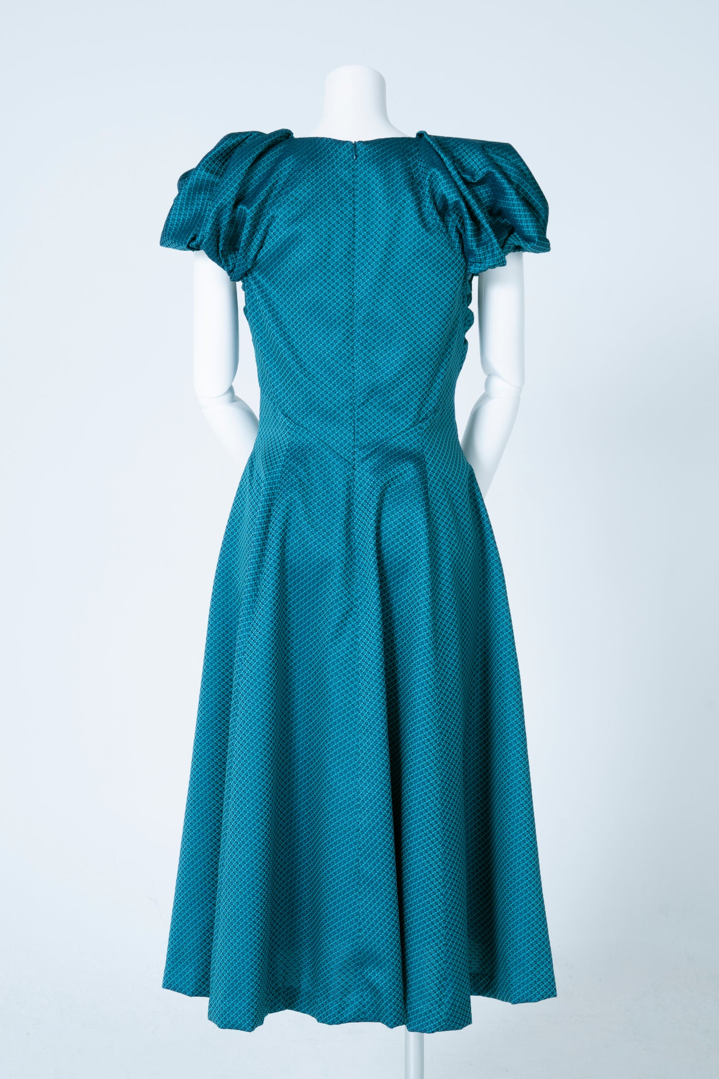 米沢ジャガードブイネックフレアーワンピース