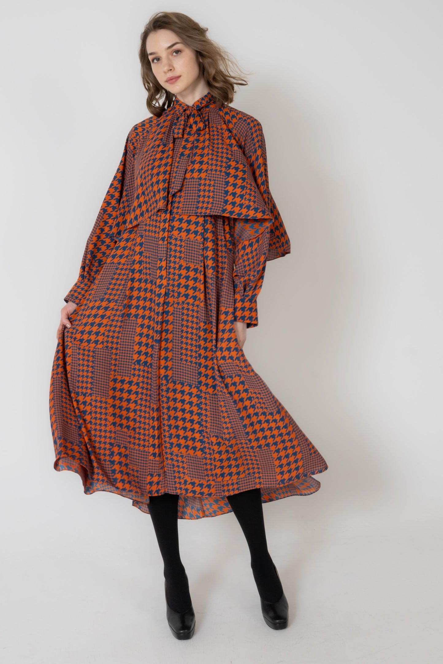 千鳥プリント長袖レイヤードフレアーワンピース