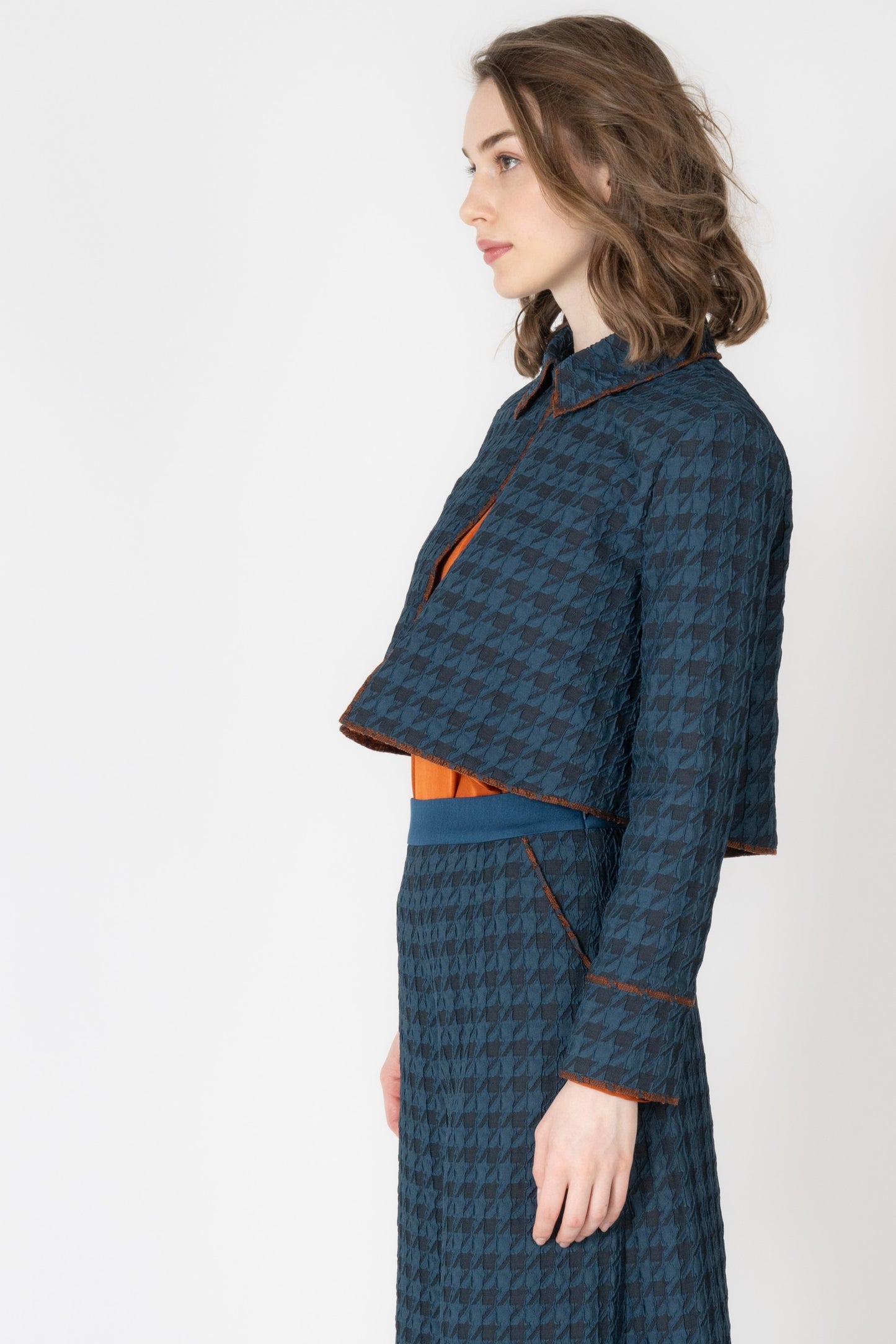 千鳥柄ふくれジャガード襟付きショートジャケット