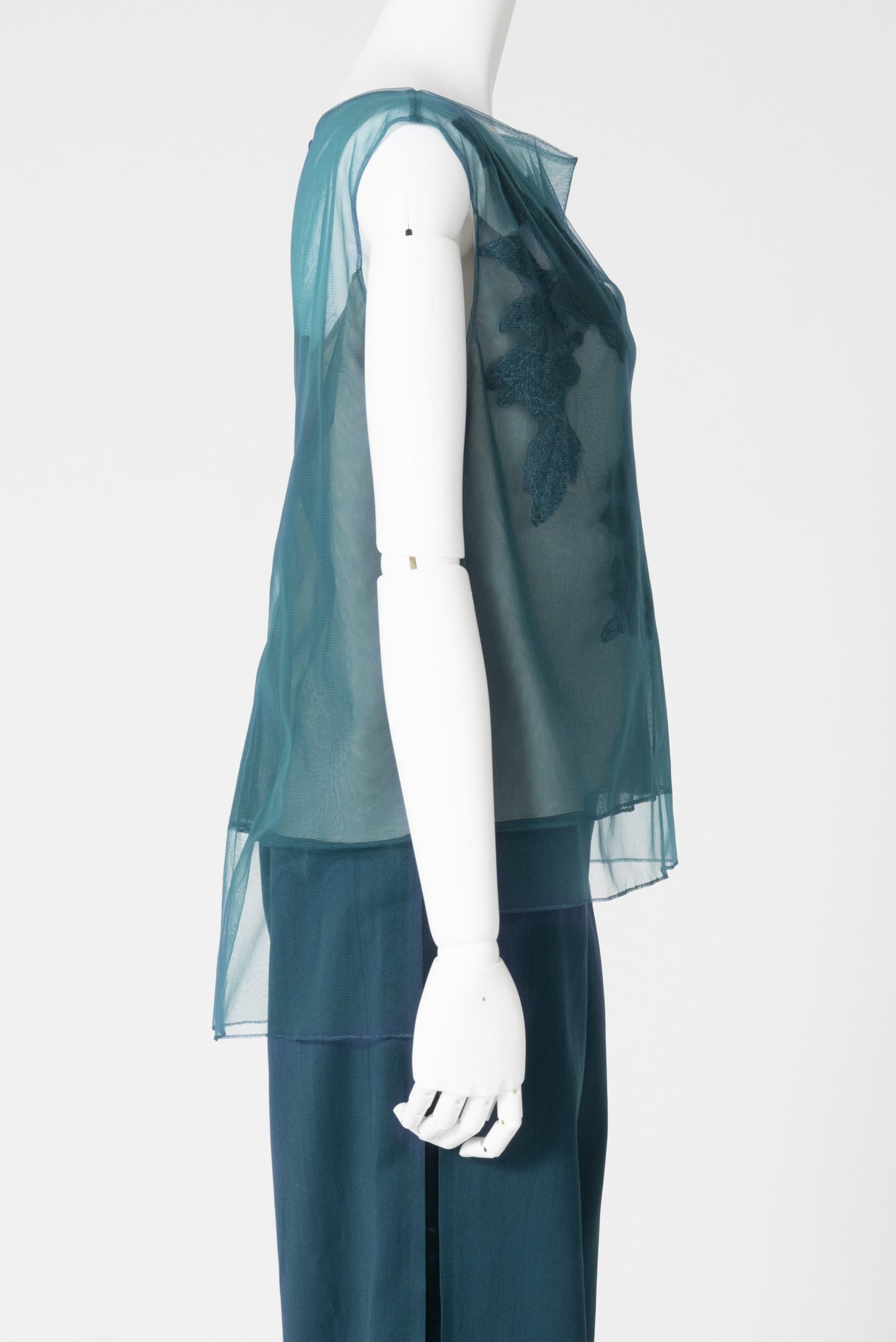 チュールエンブレースノースリーブブラウス