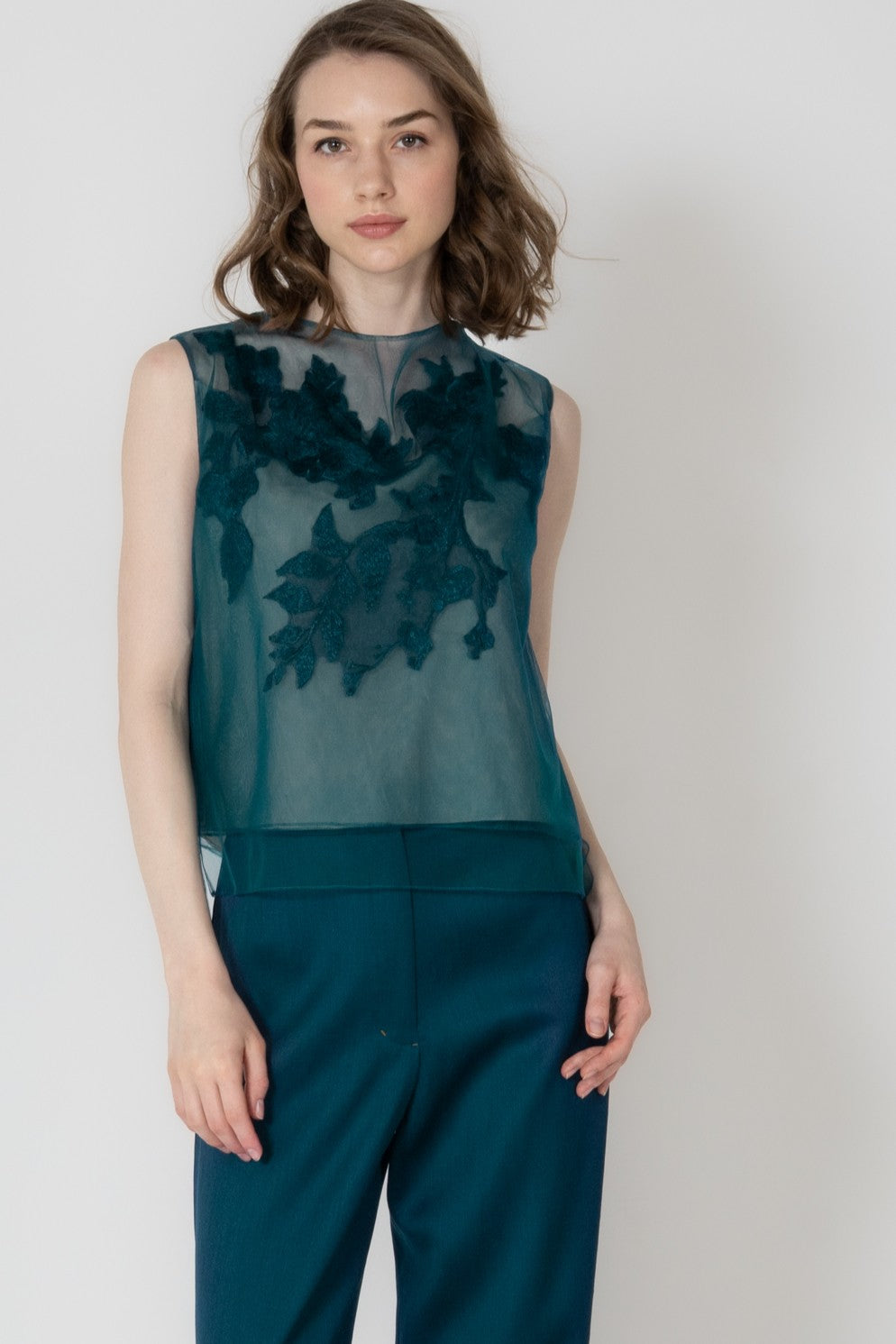 チュールエンブレースノースリーブブラウス