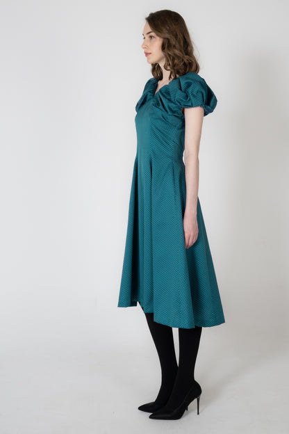 米沢ジャガードブイネックフレアーワンピース