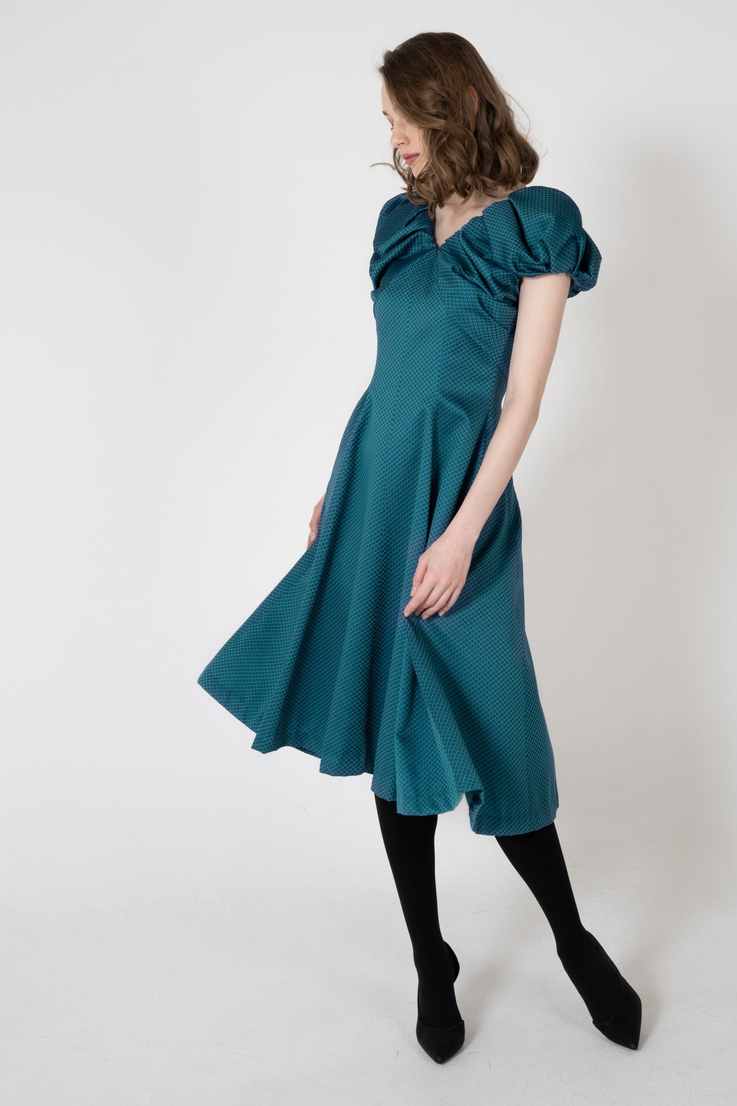 米沢ジャガードブイネックフレアーワンピース