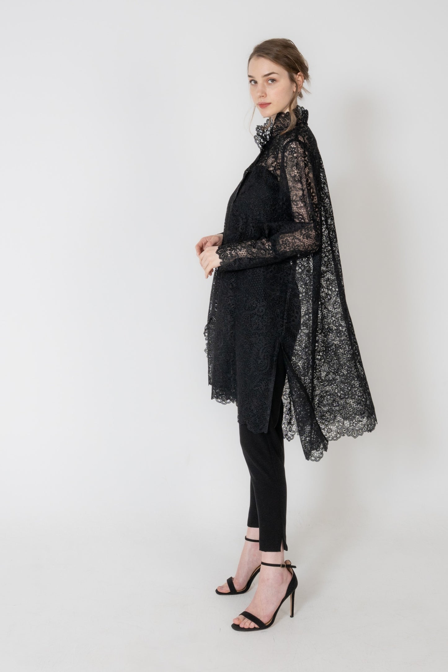 チュールエンブレースロングカフスオーバーブラウス