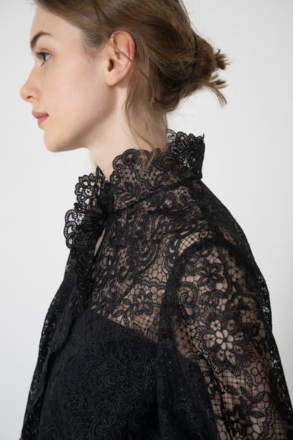 チュールエンブレースロングカフスオーバーブラウス