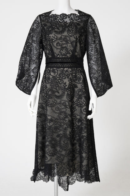 チュールエンブレースビロウィスリーブフレアーワンピース