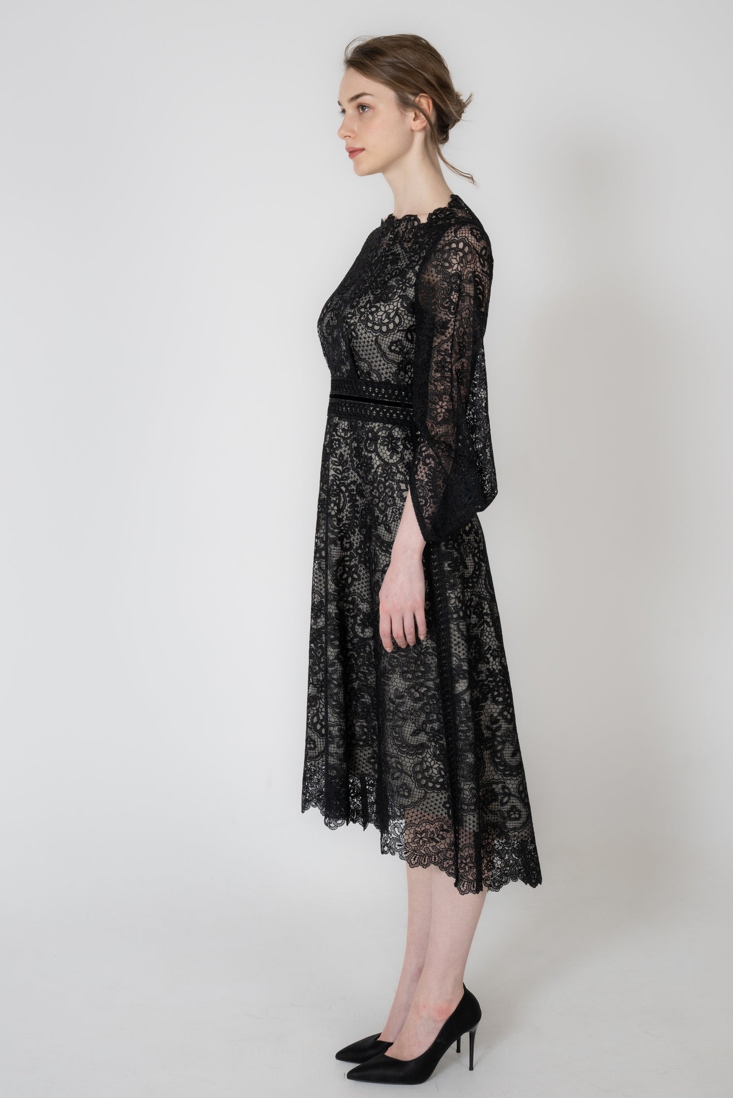 チュールエンブレースビロウィスリーブフレアーワンピース