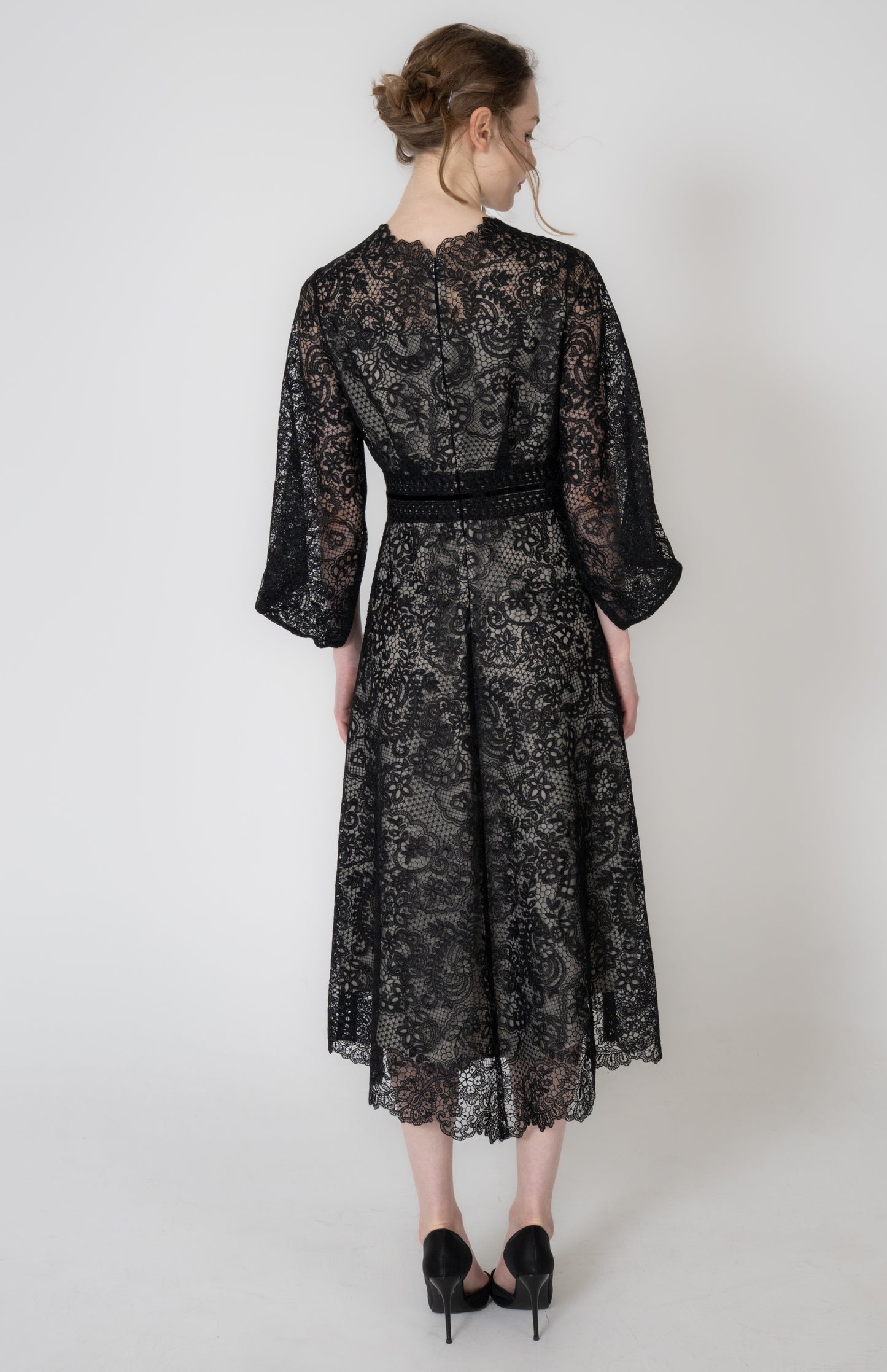 チュールエンブレースビロウィスリーブフレアーワンピース