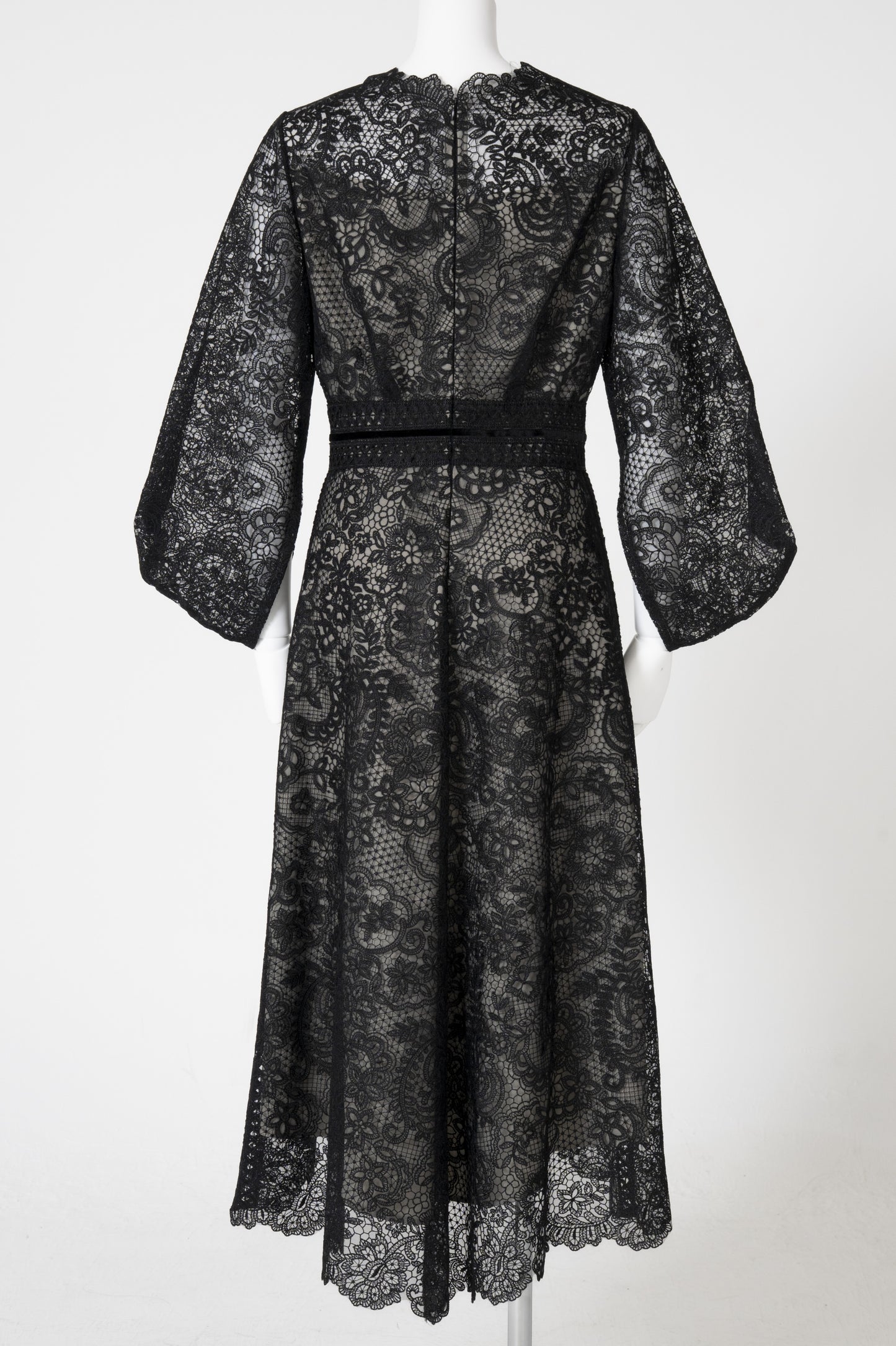 チュールエンブレースビロウィスリーブフレアーワンピース