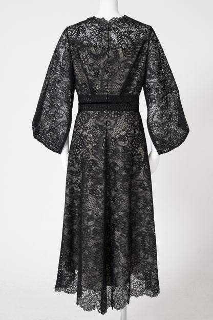 チュールエンブレースビロウィスリーブフレアーワンピース