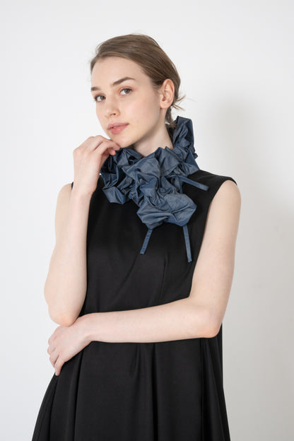 タフタボー付きフリルカラー