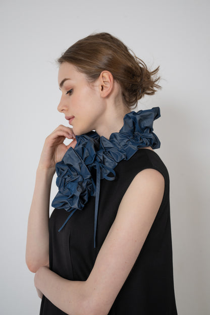 タフタボー付きフリルカラー