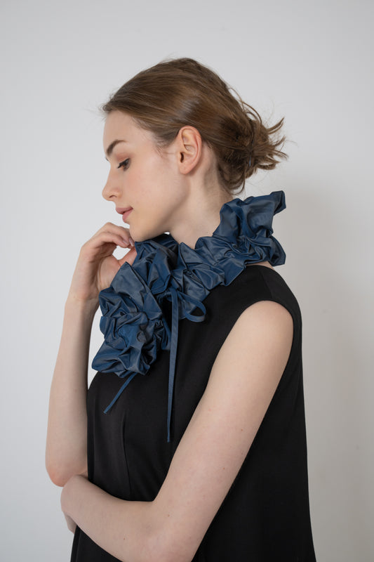 タフタボー付きフリルカラー